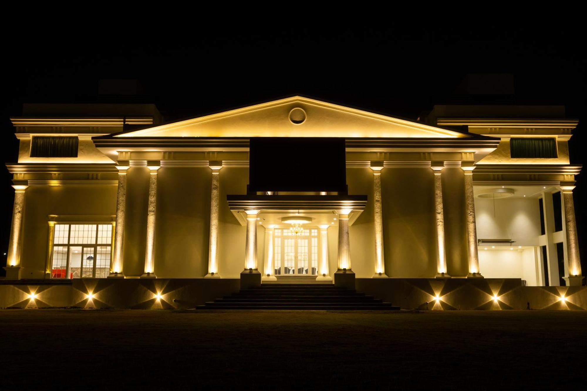 The Grand Monarch Hotel, Ujjain Exterior photo
