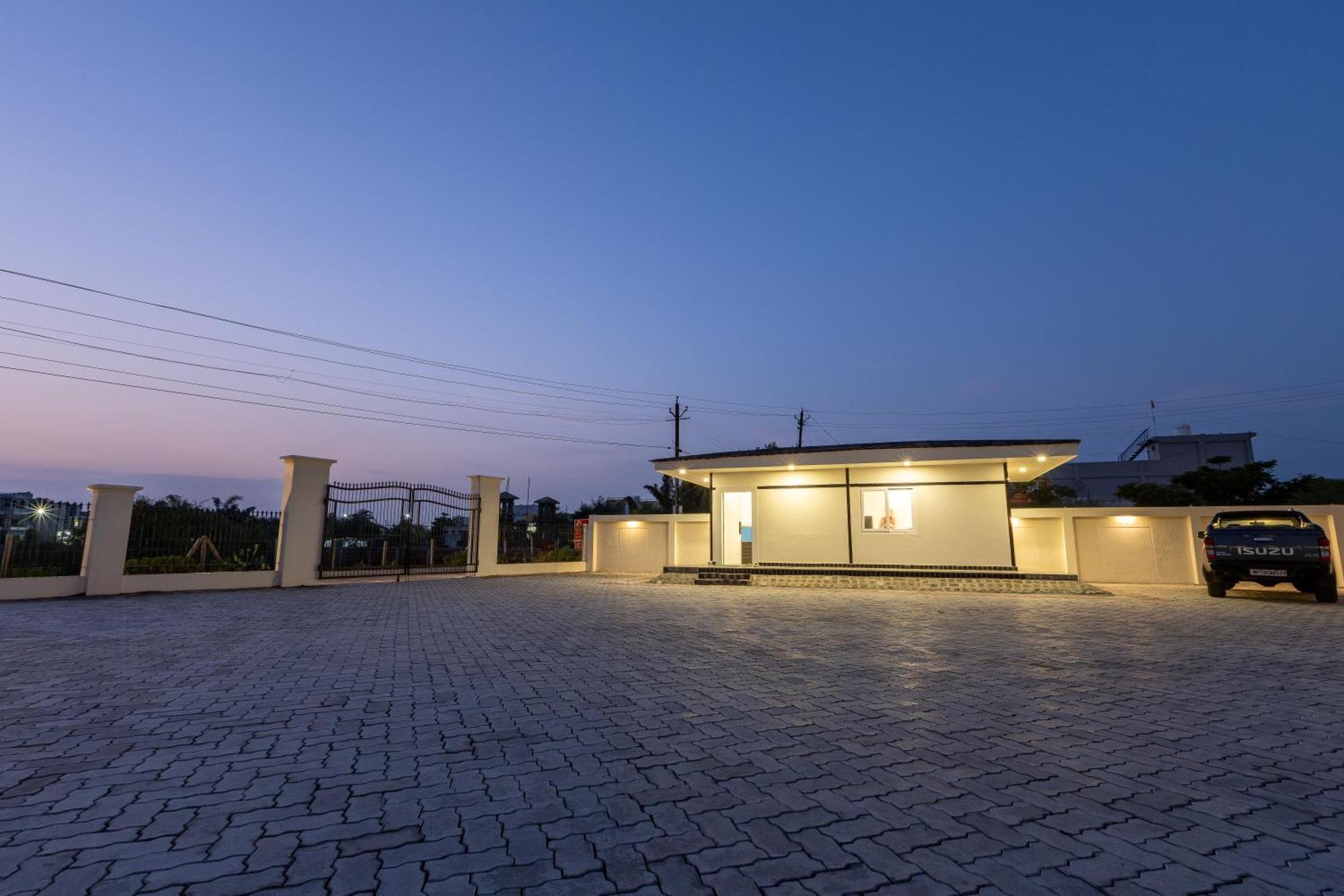 The Grand Monarch Hotel, Ujjain Exterior photo